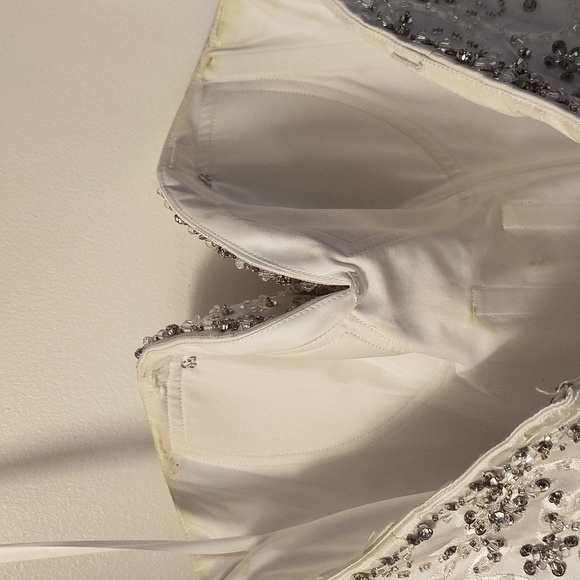 Wedding Dress - Picture 8 of 12